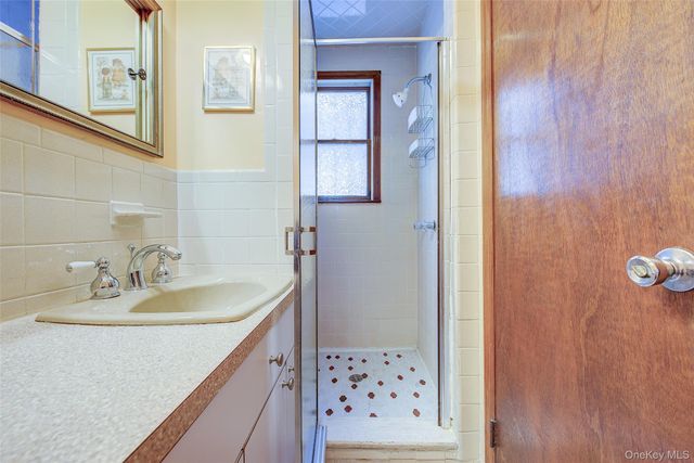 53-74 69th Street, Maspeth, NY 11378