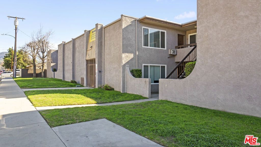 141 E 42nd Street, San Bernardino, CA 92404