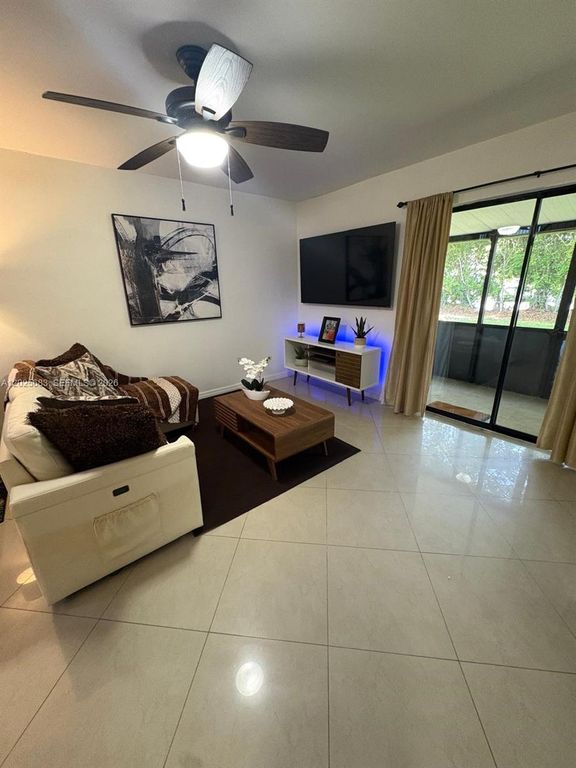 Image 10 of property listing at 7200 NW 2nd Ave 1180, Boca Raton, FL 33487