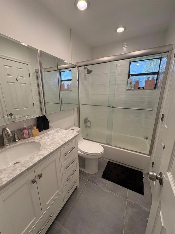 Image 16 of property listing at 7200 NW 2nd Ave 1180, Boca Raton, FL 33487