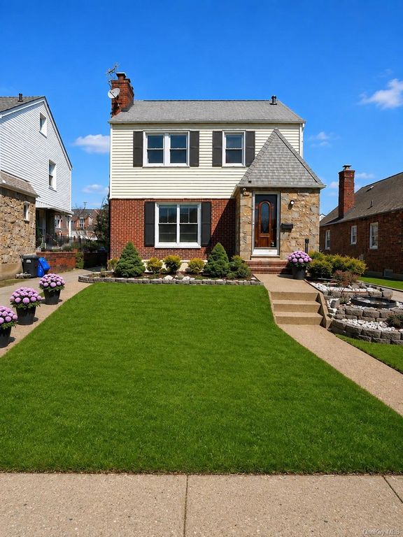 163-29 16th Avenue, Whitestone, NY 11357