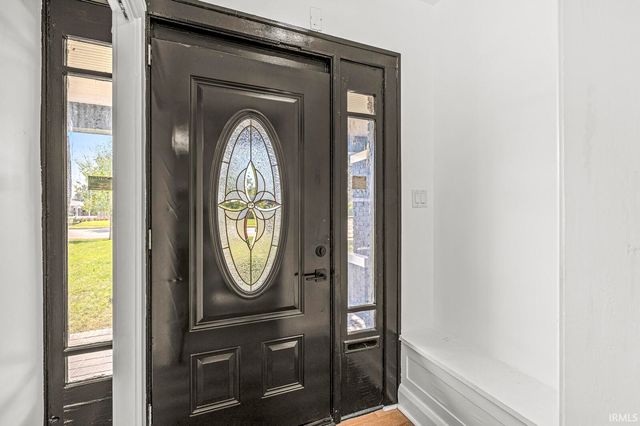 2733 W Lincoln Way, South Bend, IN 46628