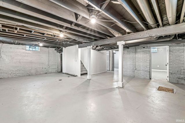 2733 W Lincoln Way, South Bend, IN 46628