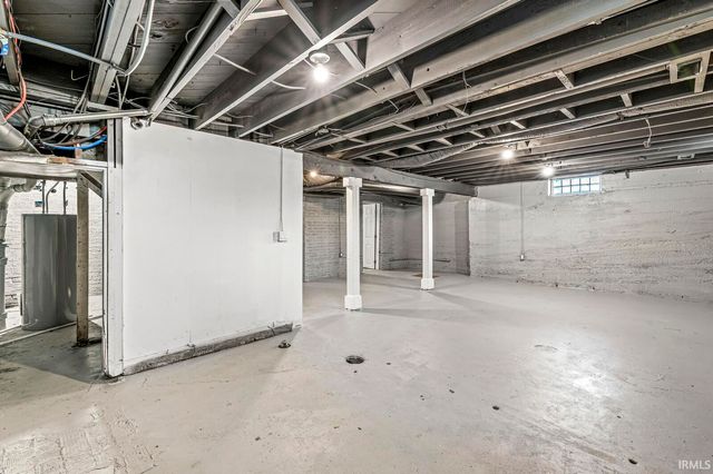 2733 W Lincoln Way, South Bend, IN 46628