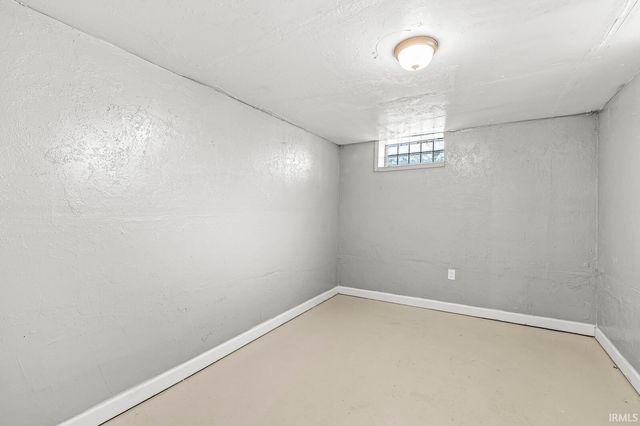 2733 W Lincoln Way, South Bend, IN 46628