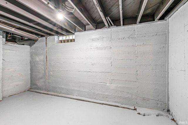 2733 W Lincoln Way, South Bend, IN 46628