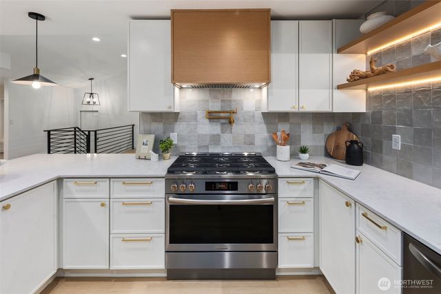 6118 51st Street NW, Gig Harbor, WA 98335