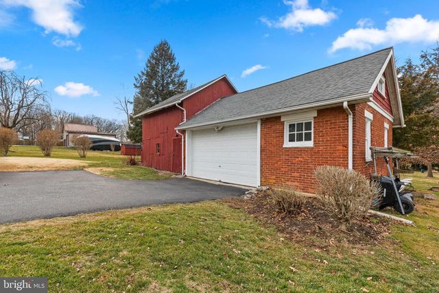 954 ANDERSON FERRY RD, Mount Joy, PA 17552