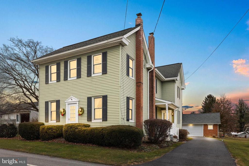 954 ANDERSON FERRY RD, Mount Joy, PA 17552