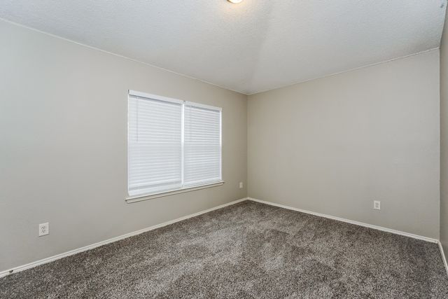 7401 Snow Ridge Drive, Fort Worth, TX 76133