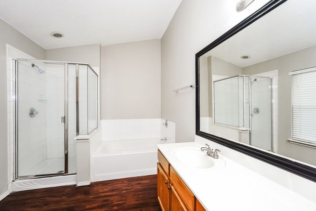 7401 Snow Ridge Drive, Fort Worth, TX 76133