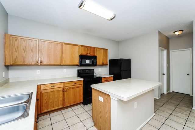 7401 Snow Ridge Drive, Fort Worth, TX 76133