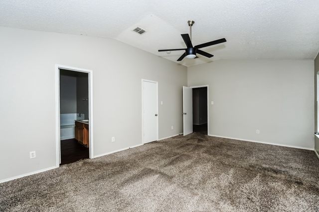 7401 Snow Ridge Drive, Fort Worth, TX 76133