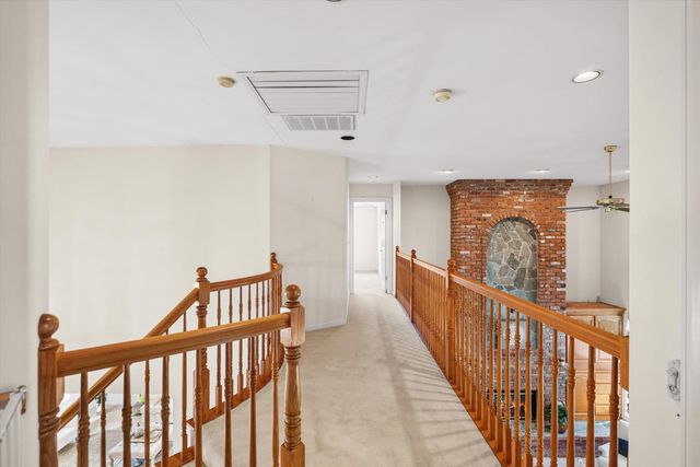 1084 KENSINGTON Dr, Roseville, CA 95661
