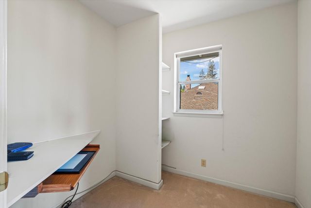 1084 KENSINGTON Dr, Roseville, CA 95661