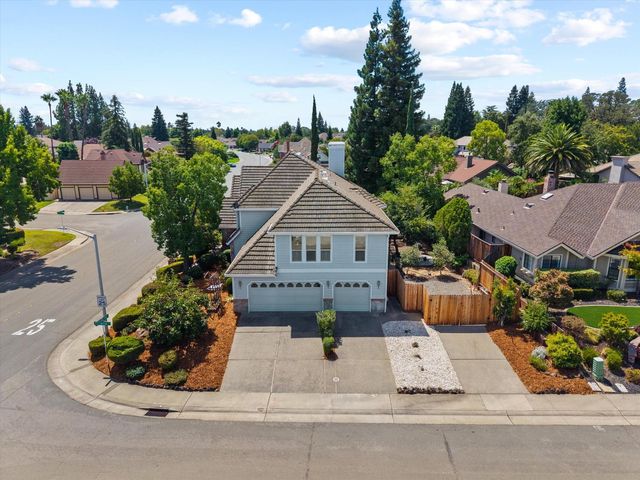 1084 KENSINGTON Dr, Roseville, CA 95661