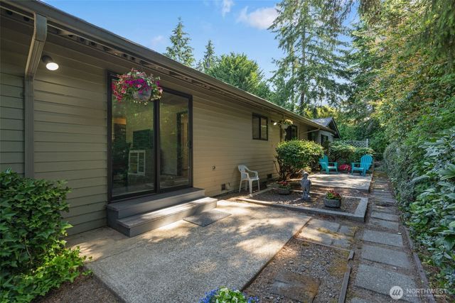 24832 12th Avenue S, Des Moines, WA 98198
