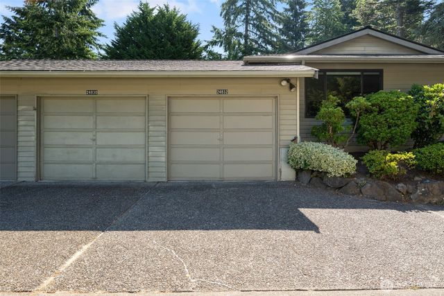 24832 12th Avenue S, Des Moines, WA 98198
