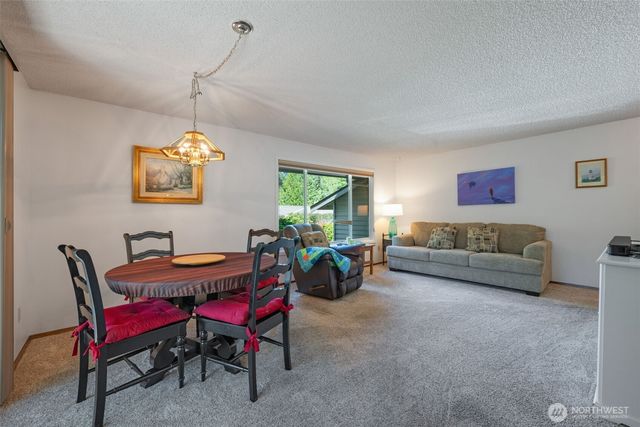 24832 12th Avenue S, Des Moines, WA 98198