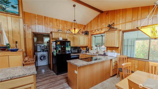 177 Blakely Drive, Blakely Island, WA 98222