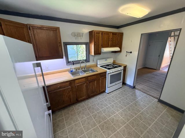 320 SMYRNA AVE, Clayton, DE 19938