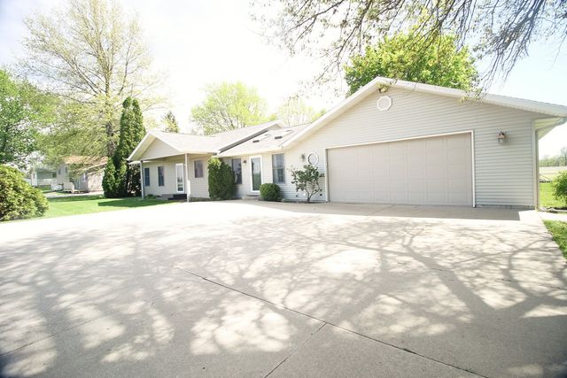 10093 Wolf Road, Geneseo, IL 61254