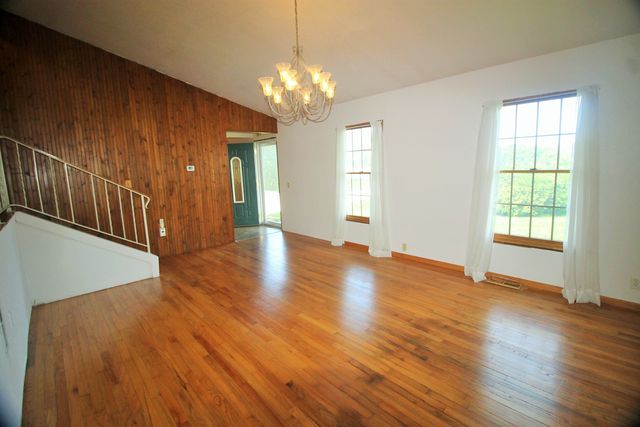 10093 Wolf Road, Geneseo, IL 61254