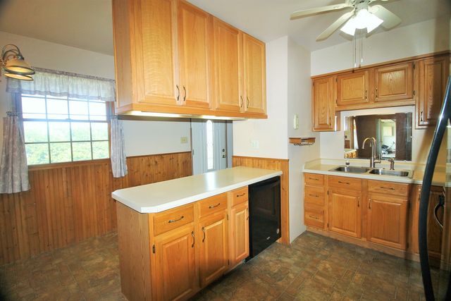 10093 Wolf Road, Geneseo, IL 61254