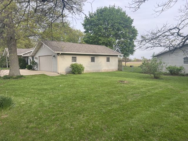 10093 Wolf Road, Geneseo, IL 61254
