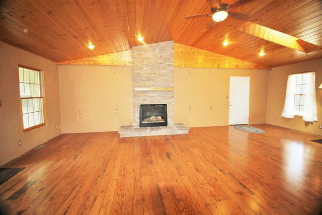 10093 Wolf Road, Geneseo, IL 61254
