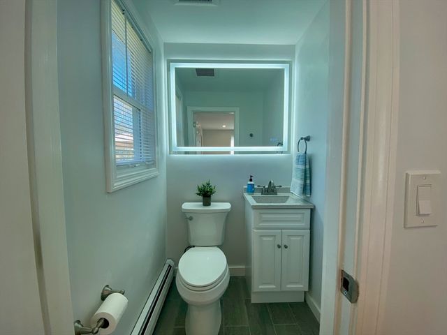 20 Swallow St, Falmouth, MA 02536