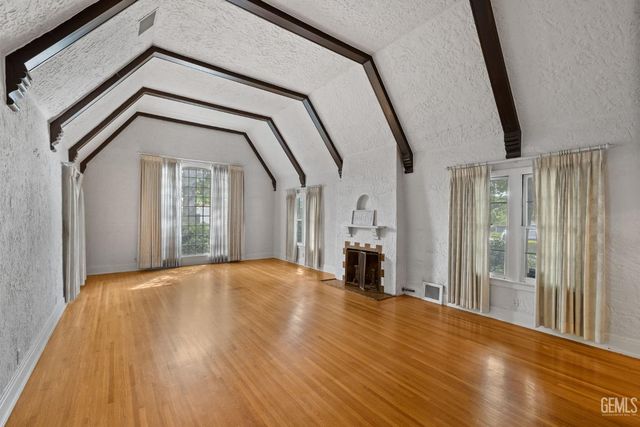 240 Pacific Street, Bakersfield, CA 93305