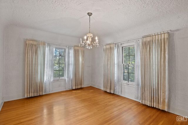 240 Pacific Street, Bakersfield, CA 93305