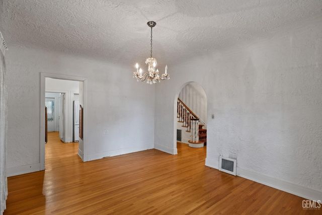 240 Pacific Street, Bakersfield, CA 93305