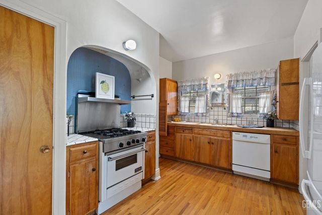 240 Pacific Street, Bakersfield, CA 93305