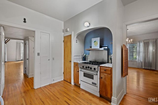 240 Pacific Street, Bakersfield, CA 93305