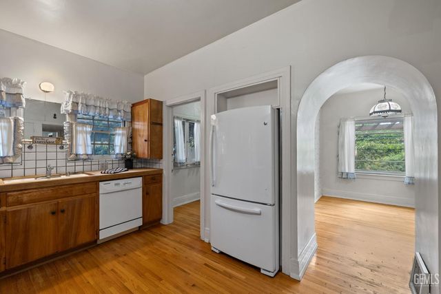 240 Pacific Street, Bakersfield, CA 93305