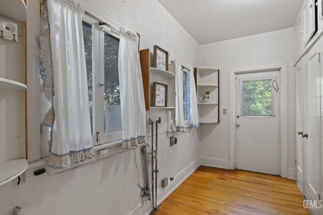 240 Pacific Street, Bakersfield, CA 93305