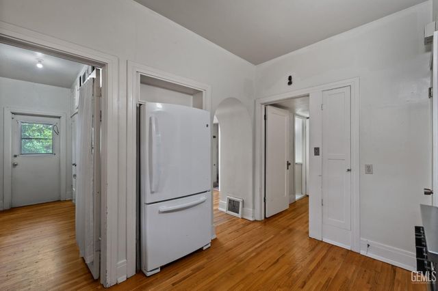 240 Pacific Street, Bakersfield, CA 93305