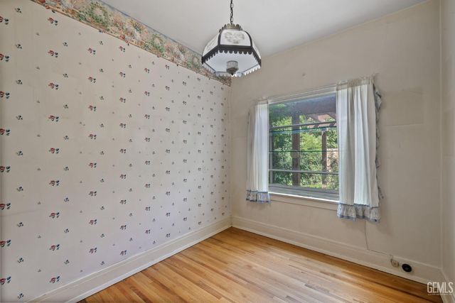 240 Pacific Street, Bakersfield, CA 93305