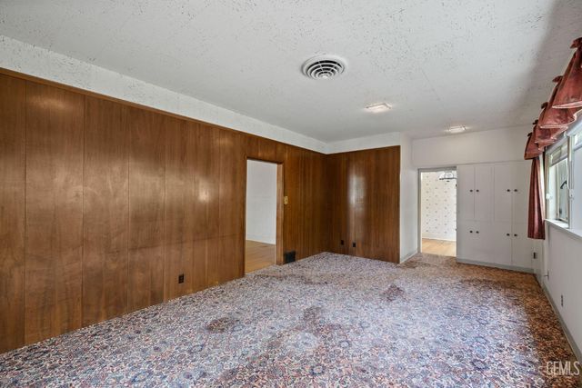 240 Pacific Street, Bakersfield, CA 93305