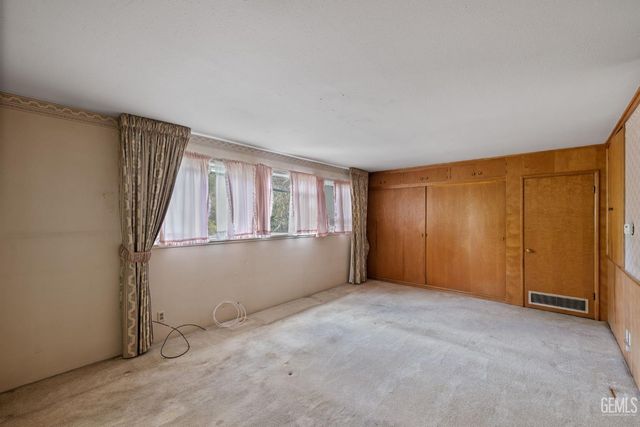 240 Pacific Street, Bakersfield, CA 93305