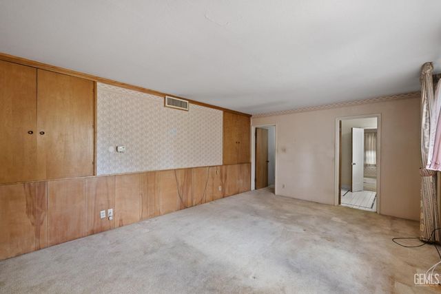 240 Pacific Street, Bakersfield, CA 93305