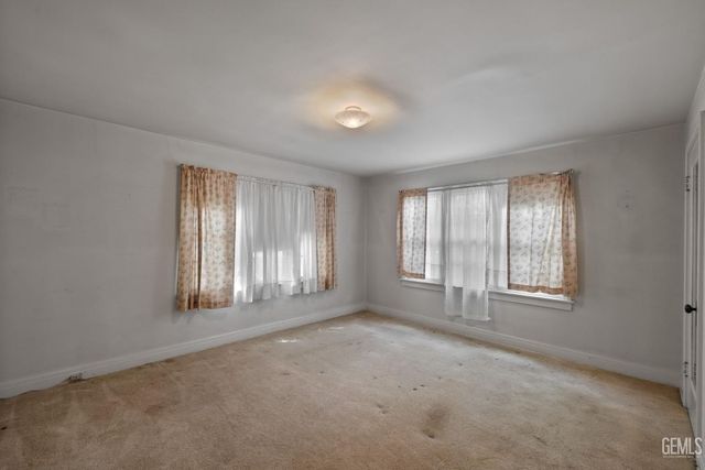 240 Pacific Street, Bakersfield, CA 93305