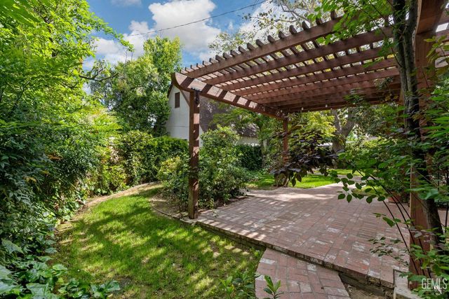 240 Pacific Street, Bakersfield, CA 93305