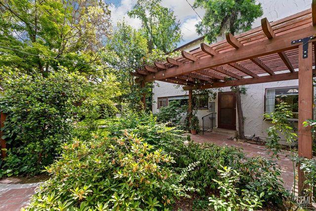 240 Pacific Street, Bakersfield, CA 93305