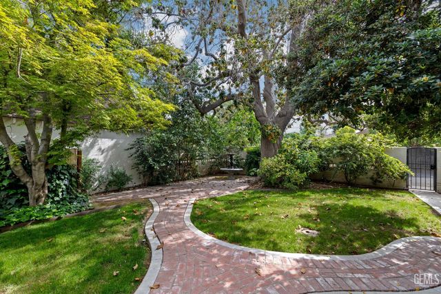 240 Pacific Street, Bakersfield, CA 93305