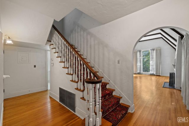 240 Pacific Street, Bakersfield, CA 93305