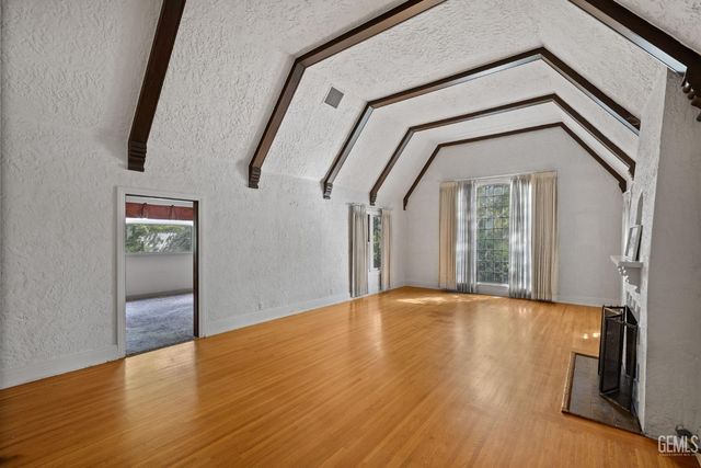 240 Pacific Street, Bakersfield, CA 93305