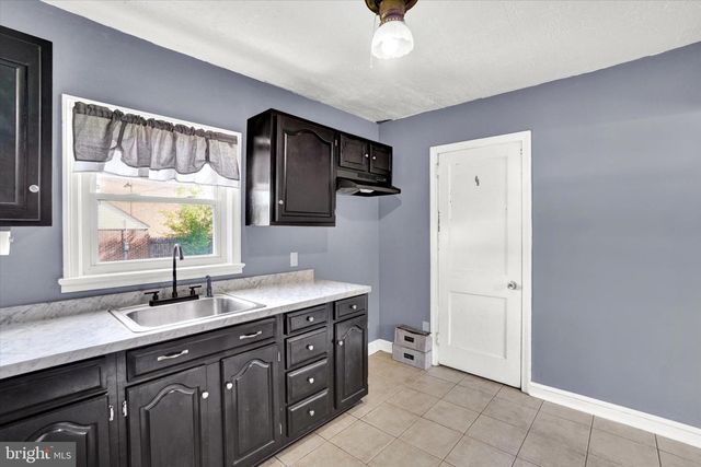 1123 E POPLAR ST, York, PA 17403